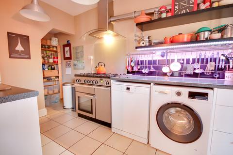 3 bedroom end of terrace house for sale, ST DENYS! OFF ROAD PARKING! THREE DOUBLE BEDROOMS!