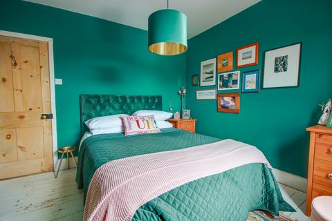 3 bedroom end of terrace house for sale, ST DENYS! OFF ROAD PARKING! THREE DOUBLE BEDROOMS!
