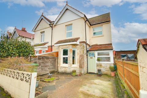 3 bedroom end of terrace house for sale, ST DENYS! OFF ROAD PARKING! THREE DOUBLE BEDROOMS!