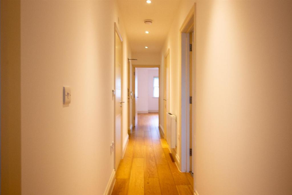 3 Copperwood Crt -Hallway.jpg