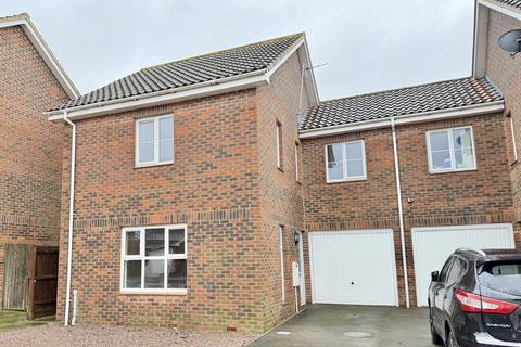 3 bedroom link detached house to rent, Fields View, Benwick PE15