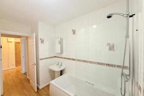 1 bedroom flat to rent, Kings Road, Ilkley, West Yorkshire, LS29