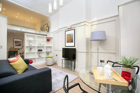 London Stile, Chiswick, London, W4