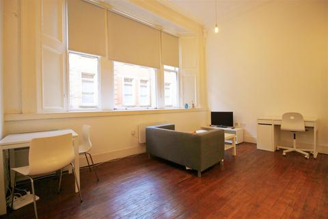 1 bedroom apartment to rent, Bexley Square, Salford M3