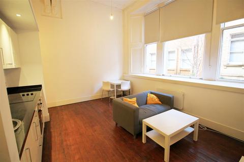 1 bedroom apartment to rent, Bexley Square, Salford M3