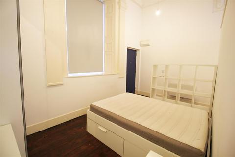 1 bedroom apartment to rent, Bexley Square, Salford M3