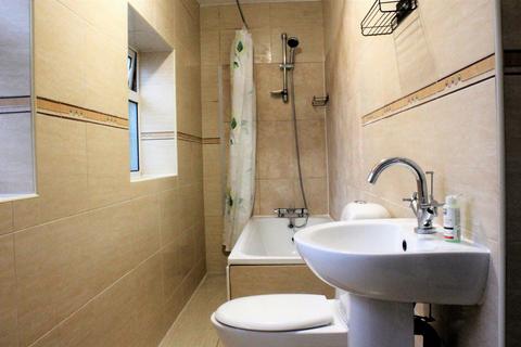 1 bedroom flat to rent, London Road, St Leonards on Sea