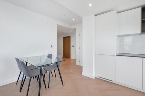 3 bedroom apartment to rent, One Thames Quay, 222 Marsh Wall