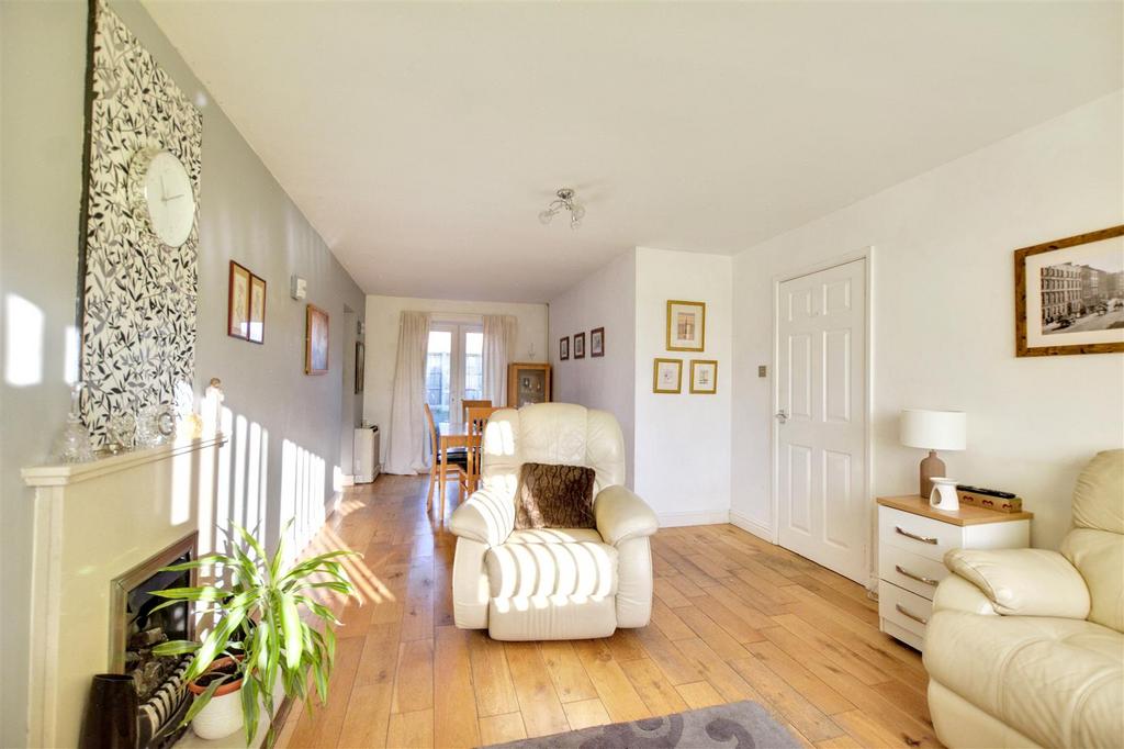 Lounge/Dining Room