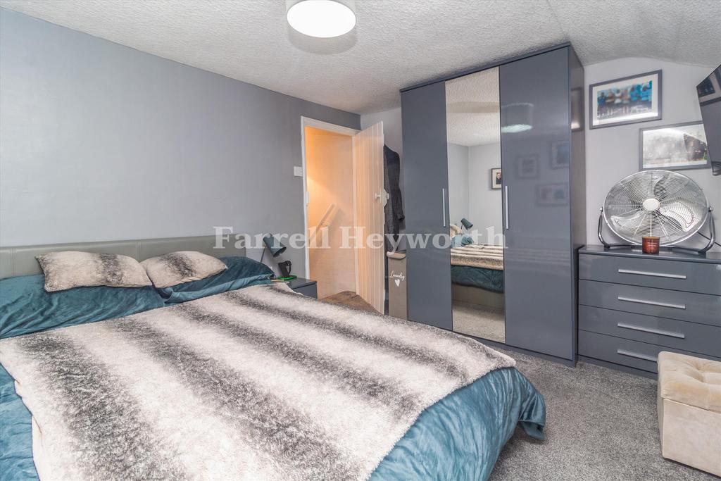 Bedroom 1 image 2