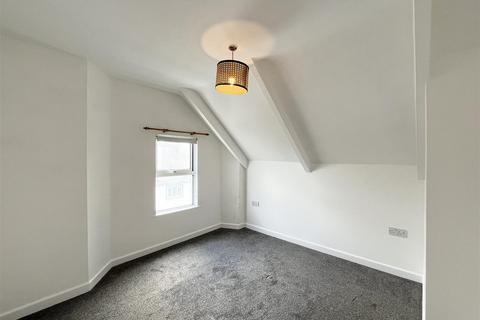 2 bedroom apartment to rent, Cliff Road, Newquay TR7