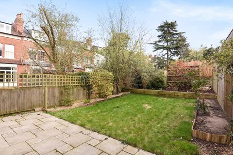 2 bedroom flat to rent, Church Road, London, N6