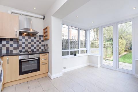 2 bedroom flat to rent, Church Road, London, N6