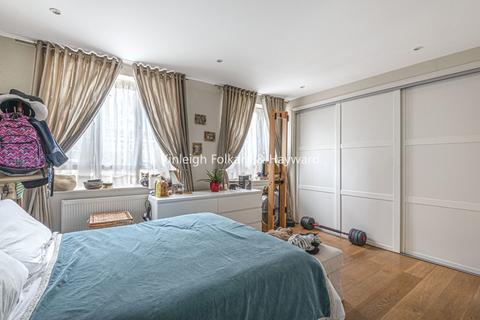 2 bedroom flat to rent, Church Road, London, N6