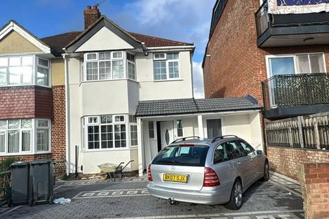 undefined, Staines Road, Hounslow TW4