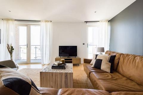 2 bedroom flat to rent, Battersea Park Road