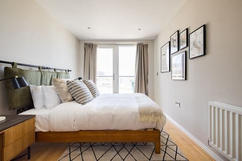 2 bedroom flat to rent, Battersea Park Road