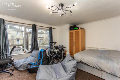 3 bedroom flat to rent, Holland Road, Hove