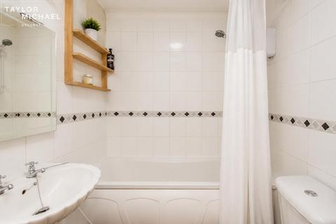 3 bedroom flat to rent, Salisbury Road, Hove