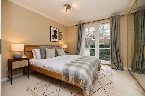 2 bedroom ground floor flat to rent, Brompton Park Crescent