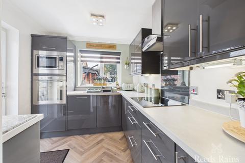 3 bedroom semi-detached house for sale, Thorn Road, Stockton-on-tees TS19