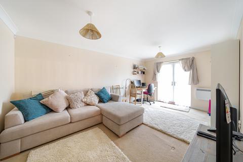 2 bedroom flat for sale, Navarre Court,  Primrose Hill, Kings Langley WD4 8FS