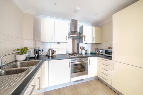 2 bedroom flat for sale, Navarre Court,  Primrose Hill, Kings Langley WD4 8FS