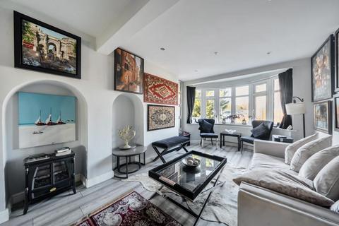 Clayton Road,  Isleworth,  TW7