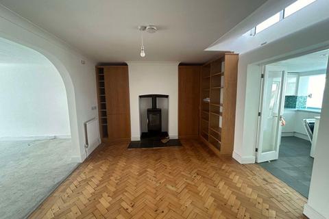 3 bedroom flat to rent, Channel View, Bexhill on Sea