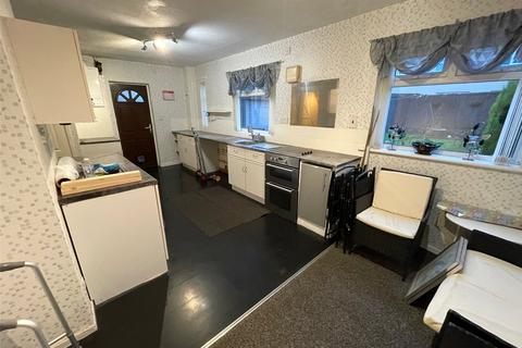 3 bedroom semi-detached house for sale, Blackshaw Drive, Bradford, West Yorkshire, BD6