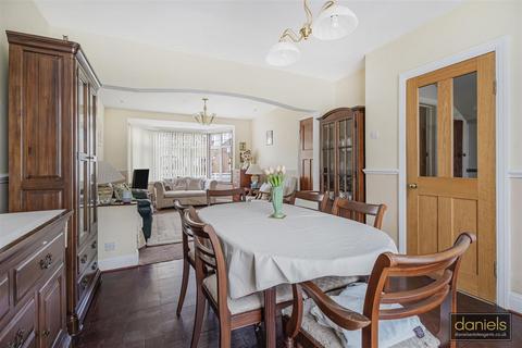 4 bedroom end of terrace house for sale, Whitton Avenue East, Greenford