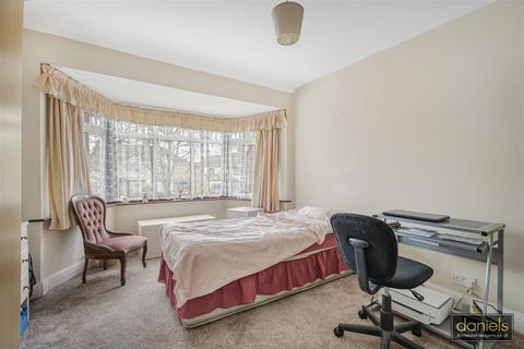 4 bedroom end of terrace house for sale, Whitton Avenue East, Greenford