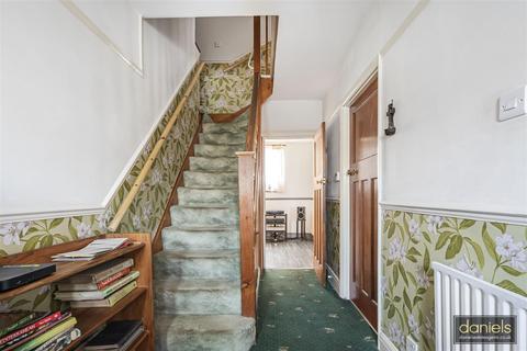 4 bedroom end of terrace house for sale, Whitton Avenue East, Greenford