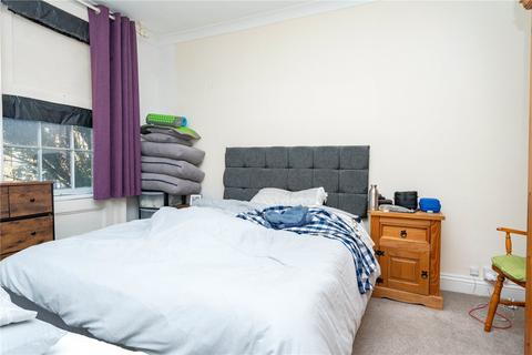 2 bedroom flat to rent, London Road, Maidstone, ME16