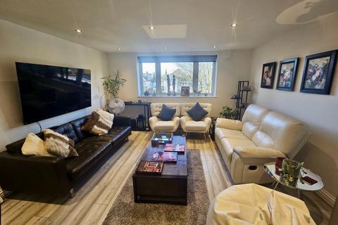 3 bedroom apartment to rent, Watford Way, Mill Hill, NW7