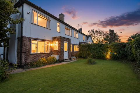 2 bedroom maisonette to rent, Audley Court, Pinner HA5