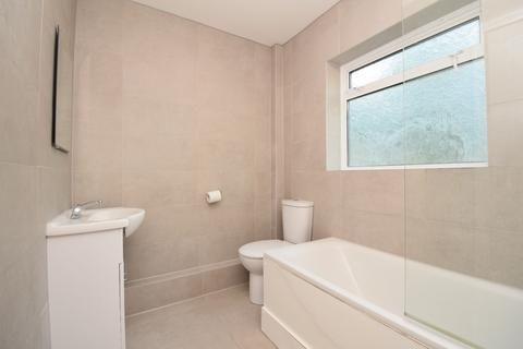 2 bedroom maisonette to rent, Audley Court, Pinner HA5