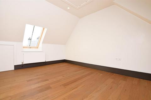 1 bedroom apartment to rent, High Street, Hampton