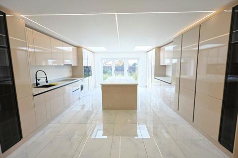 5 bedroom semi-detached house for sale, Bullhead Road, Borehamwood WD6