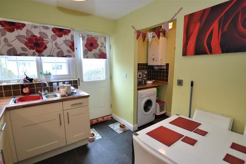 2 bedroom terraced house to rent, 60 Helman Tor View, Bodmin, PL31 1RF
