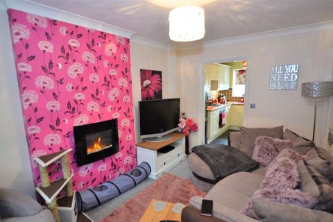 2 bedroom terraced house to rent, 60 Helman Tor View, Bodmin, PL31 1RF