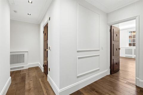 undefined, Cliveden Place, London
