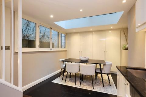 2 bedroom flat to rent, Uxbridge Street, W8