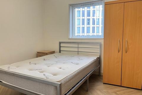 2 bedroom apartment to rent, The Quantum, Chapeltown Street, Manchester, M1 2BH