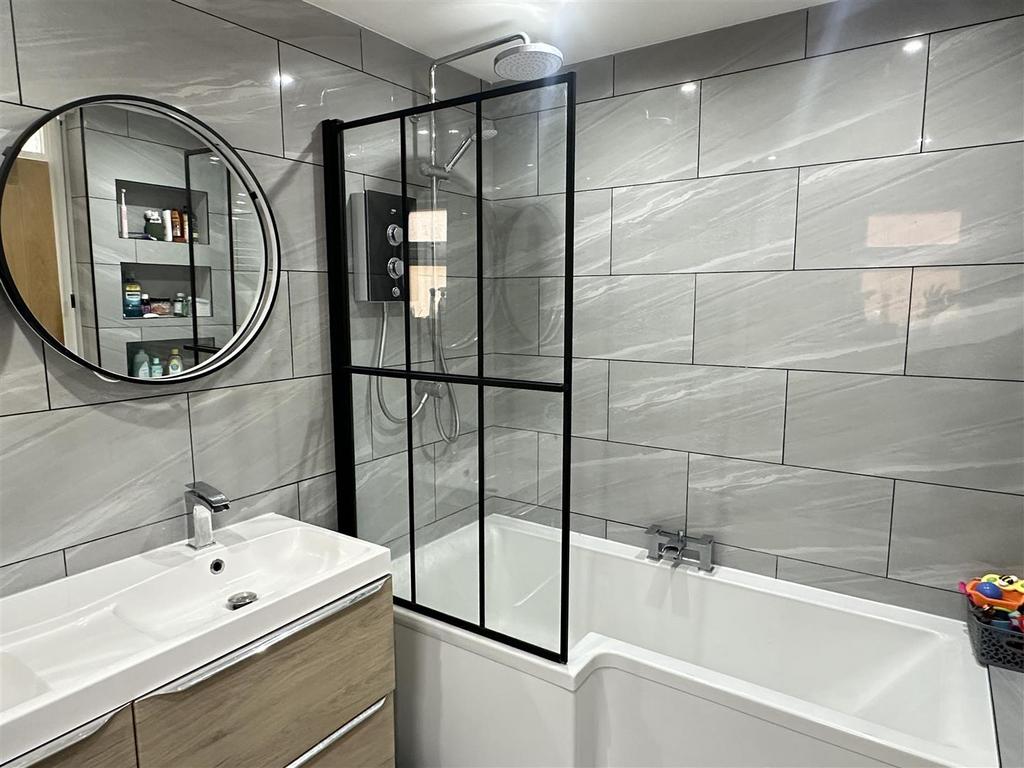 Bedroom One En-Suite