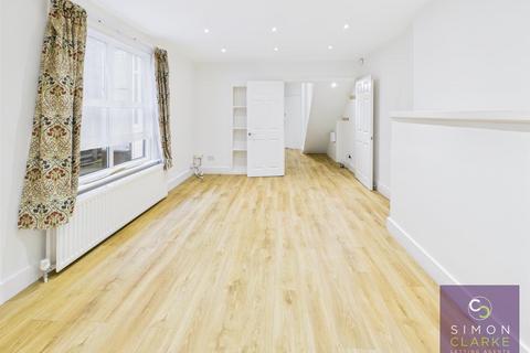 2 bedroom apartment to rent, Dollis Road, Finchley Central, N3 - PETS CONSIDERED