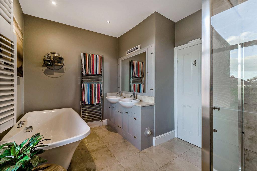 En-Suite Bathroom