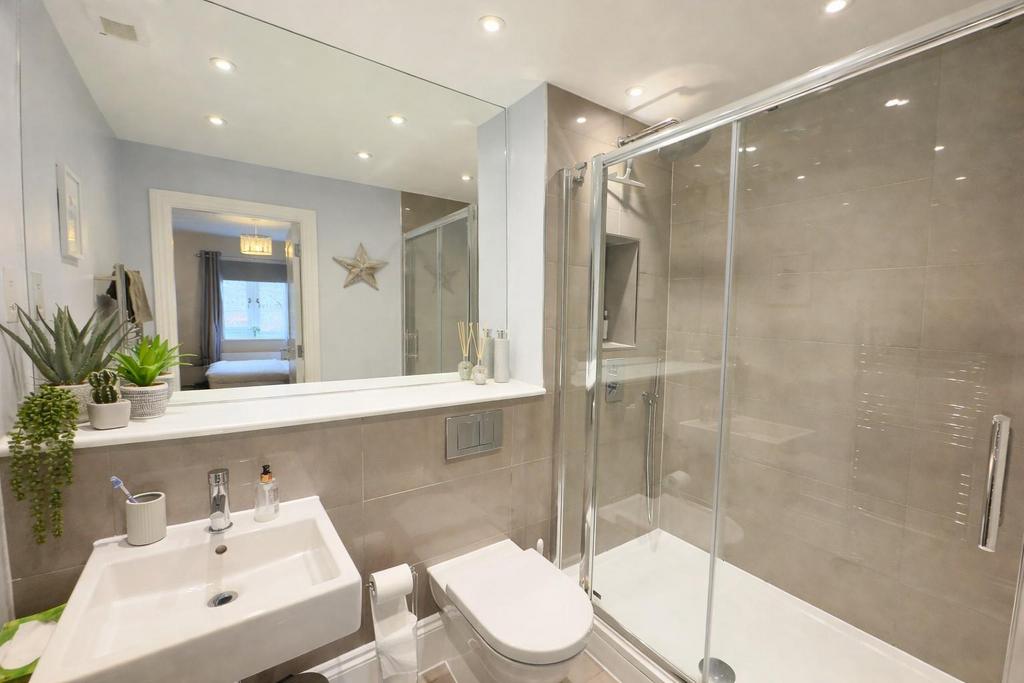 En-Suite 2