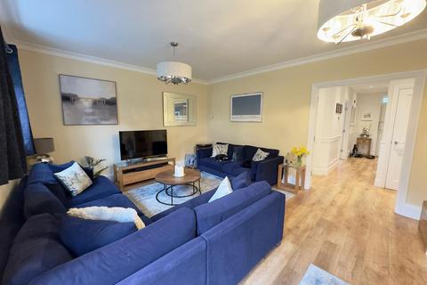undefined, Royston Drive, Farnham GU10