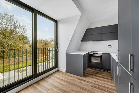 2 bedroom apartment to rent, Paddenswick Road, London
